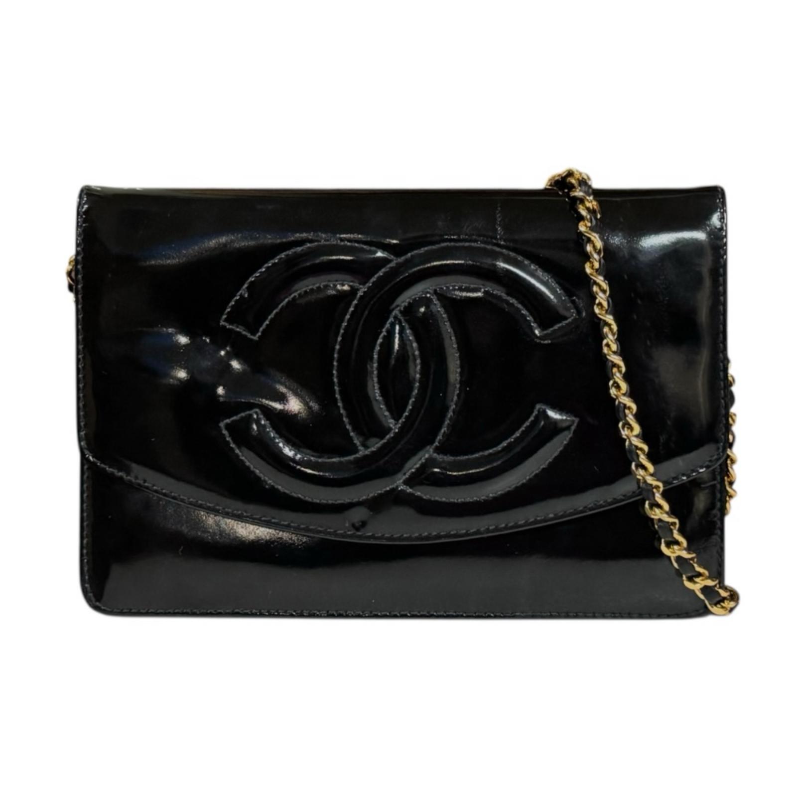 シャネル ココマーク ショルダーバッグ エナメル A05282 ブラック CHANEL 中古