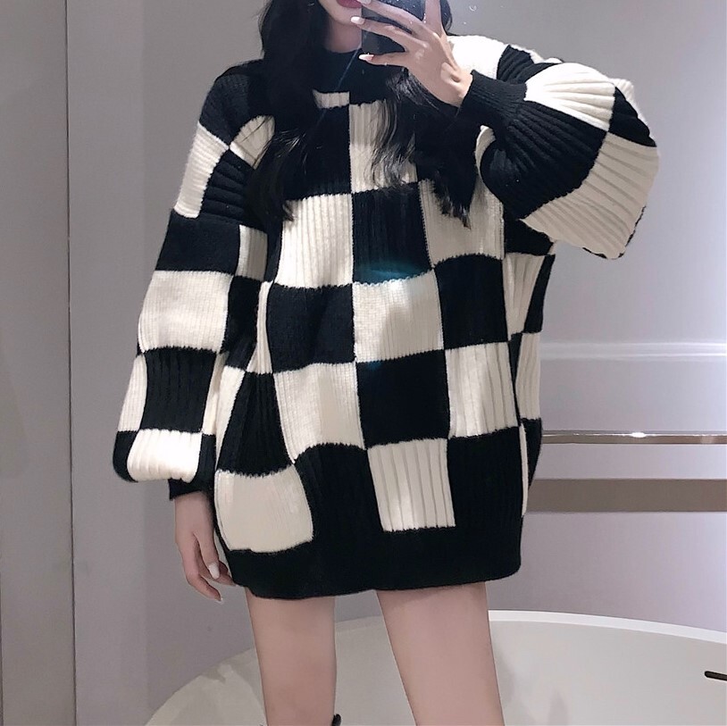 ぽわん袖 オーバーサイズ チェッカーフラッグ柄 インパクト トップス セーター プルオーバー ミディアム丈 チュニック丈 長袖 ドロップショルダー ランタンスリーブ ボリューム袖 襟なし クルーネック