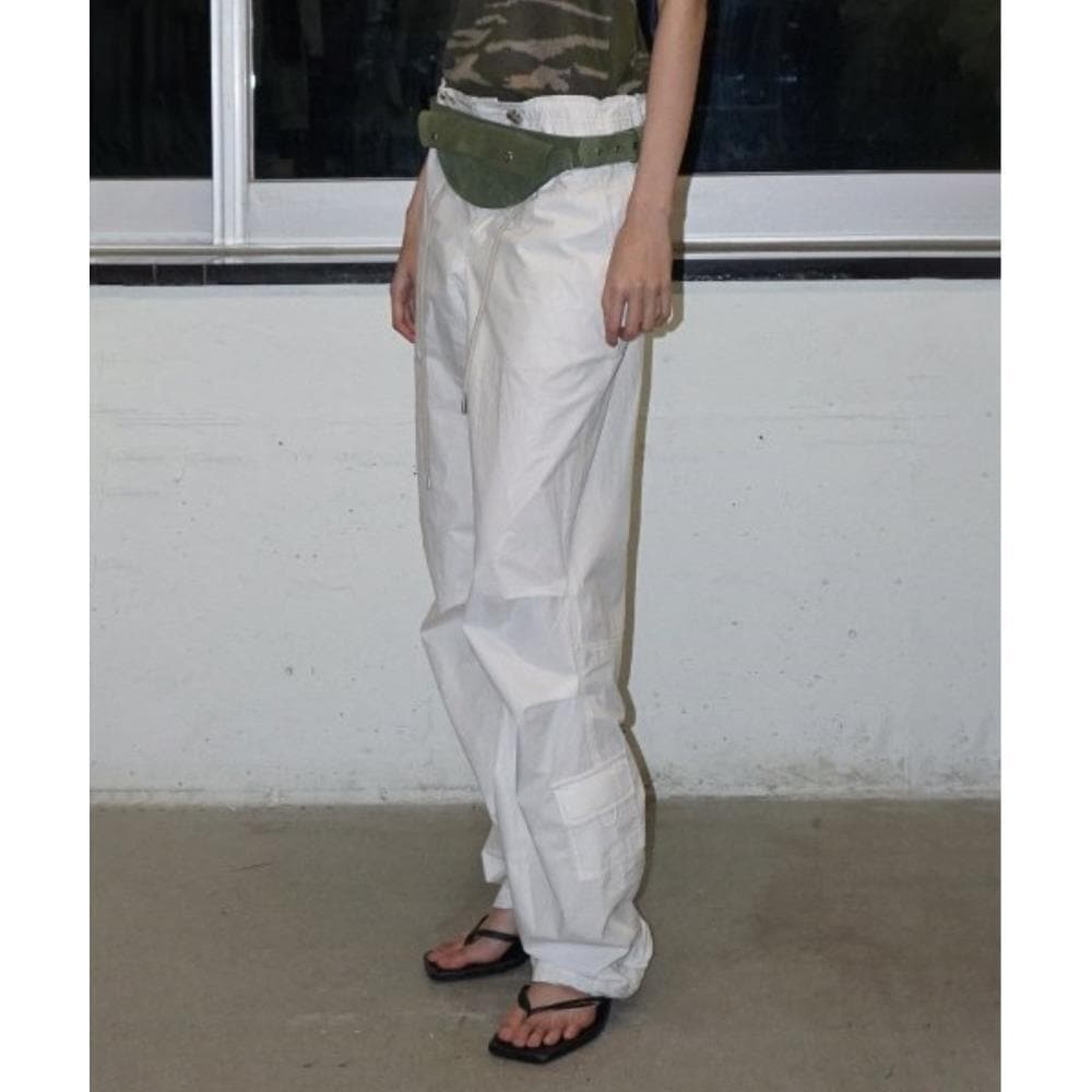 スカルプター Glossy Parachute Pants Ivory SC24S406IV