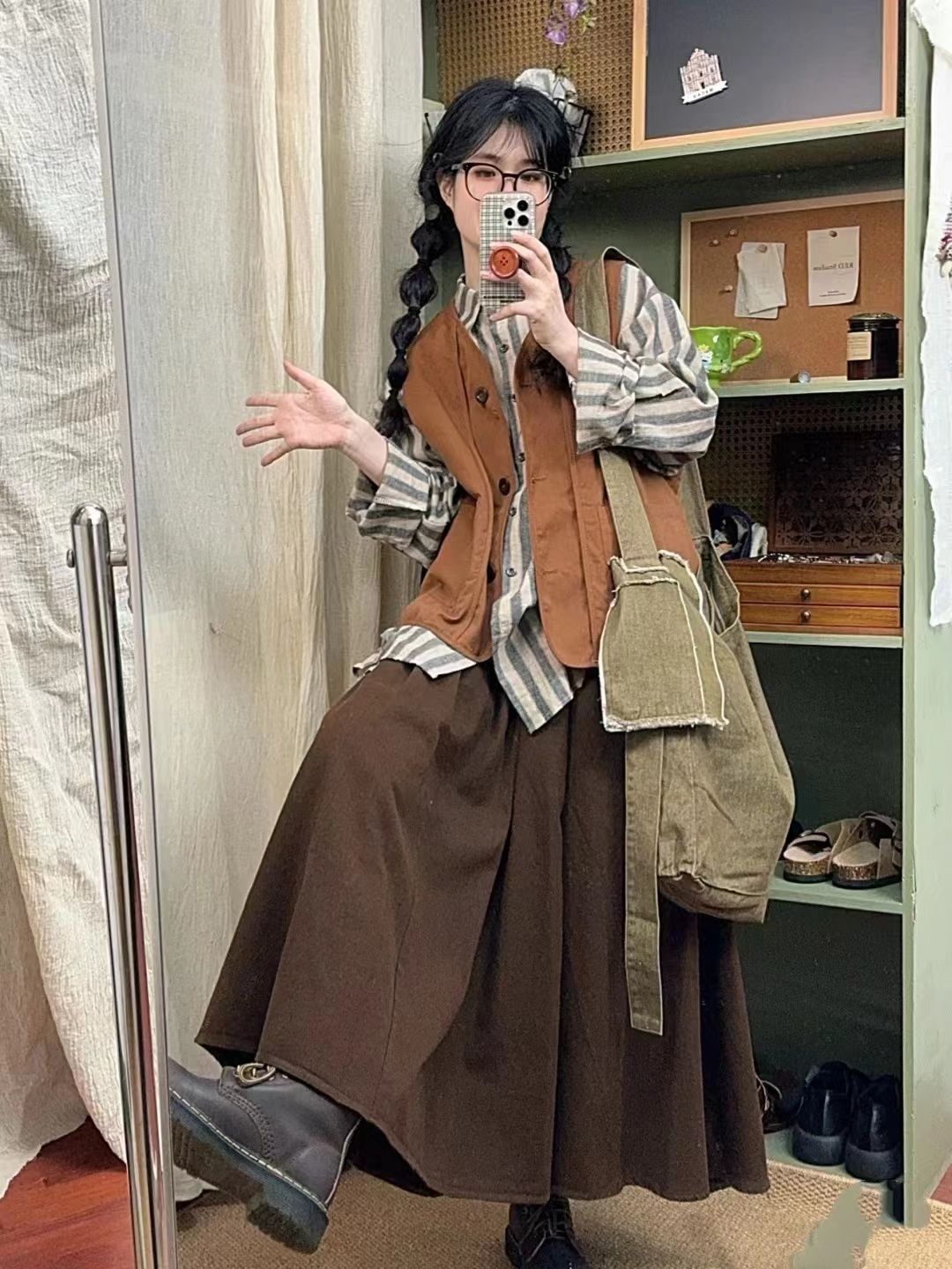 3点セットの日系の柔らかい妹を着てベストを組みます森系女子学生春のレトロな半身のスカートのカジュアルなシャツのスーツ