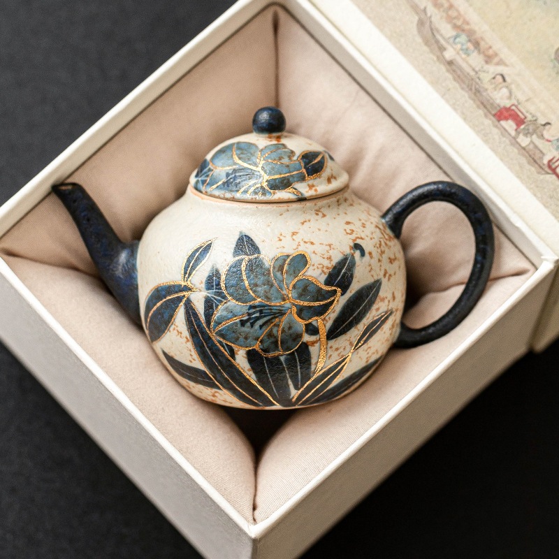 青と白のフリントセラミックティーポット金彩のユリが描かれた手持ちティーポットお茶を淹れるための小型カンフーティーセット熱くない