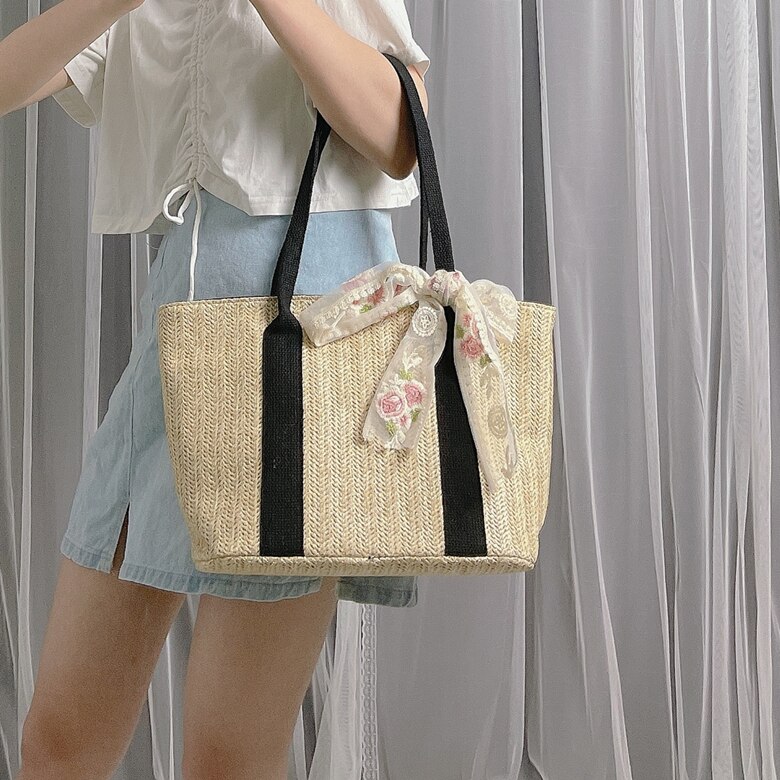 4色 ショルダーバッグ トートバッグ レディース 手持ちバッグ 手持ちカバン 肩掛け 大容量 大きめ カジュアル かわいい おしゃれ 通勤 お財布 スマホ 旅行 韓国ファッション ストラップ スクエア