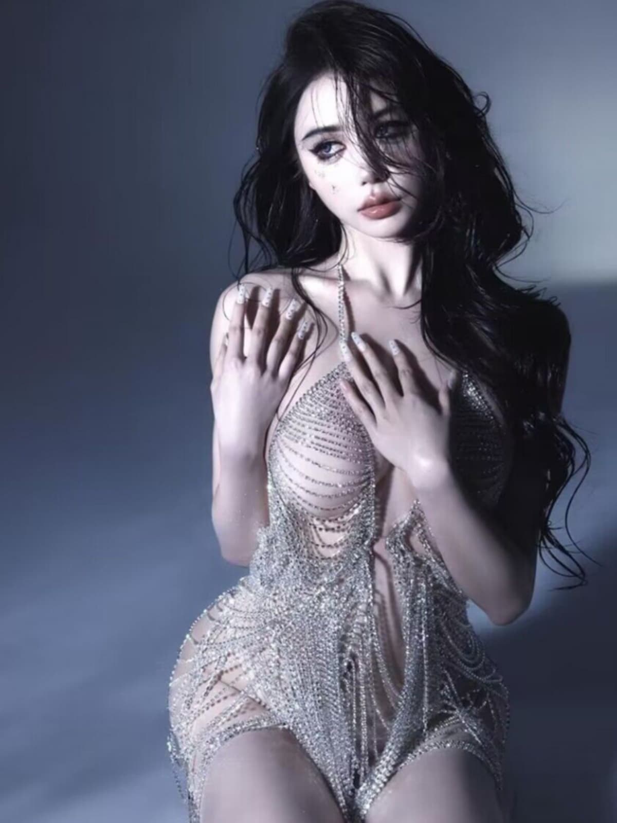 ギャルのサクッとした重工のドリルの制服のスーの女性の纯粋で纯粋な欲のチェンの透けて雕りのトランポリンの夜店のDJは誘惑のシーンを演出します