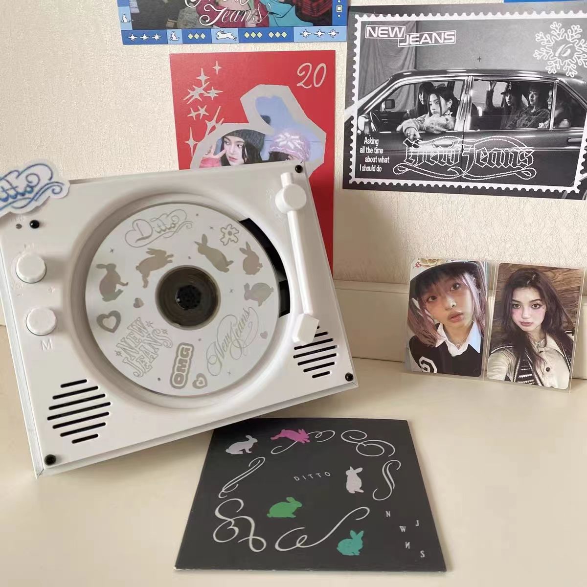 人気爆発中CDプレーヤー 1台多役 卓上＆壁掛け式 多機能 カバー付韓国大人気 CDプレーヤー 壁掛け式 が付きBluetooth/FM/USB/SDモード対応 多機能