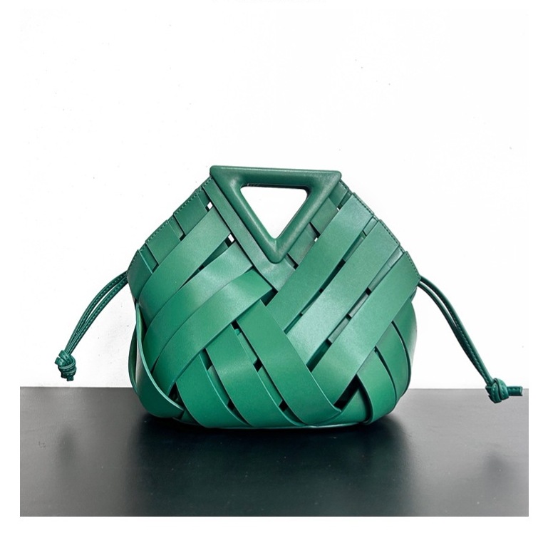 中空野菜バスケットレディースバッグニッチデザイン気質ハイファッション逆三角形手持ち織バッグ