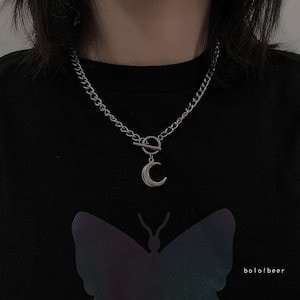 美しい首元ネックレス 短めが可愛いチョーカーネックレス月の太い鎖骨チェーンネックレス男女レトロストリートダーク風ネックレス美しい首元ネックレス新-4-319