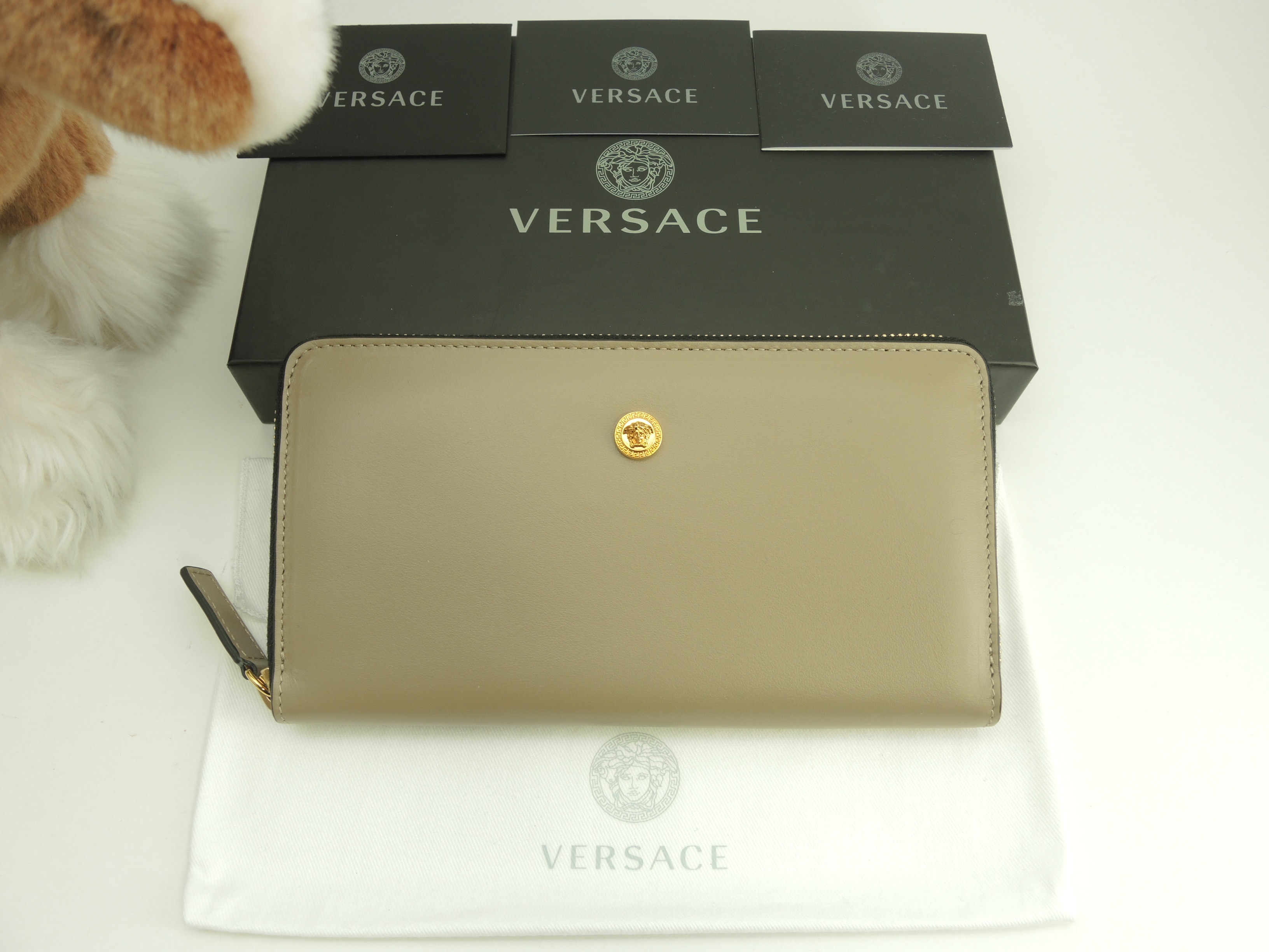 ロングウォレット メドゥーサ レザー灰 ラウンドジップ長財布 新品@ 12