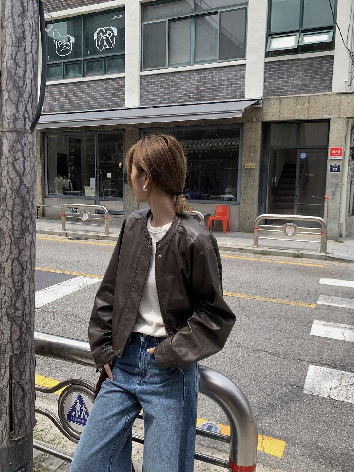 レトロクールなハンサムラウンドネックレザージャケットジャケット女性2024秋新作バイカースーツジャケット短い段落トップス