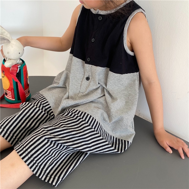 夏の新作ベビー服，子供服のストライプのつなぎ合わせのリュックズボン，男女の赤ちゃんはカジュアルでゆったりしたロンパース