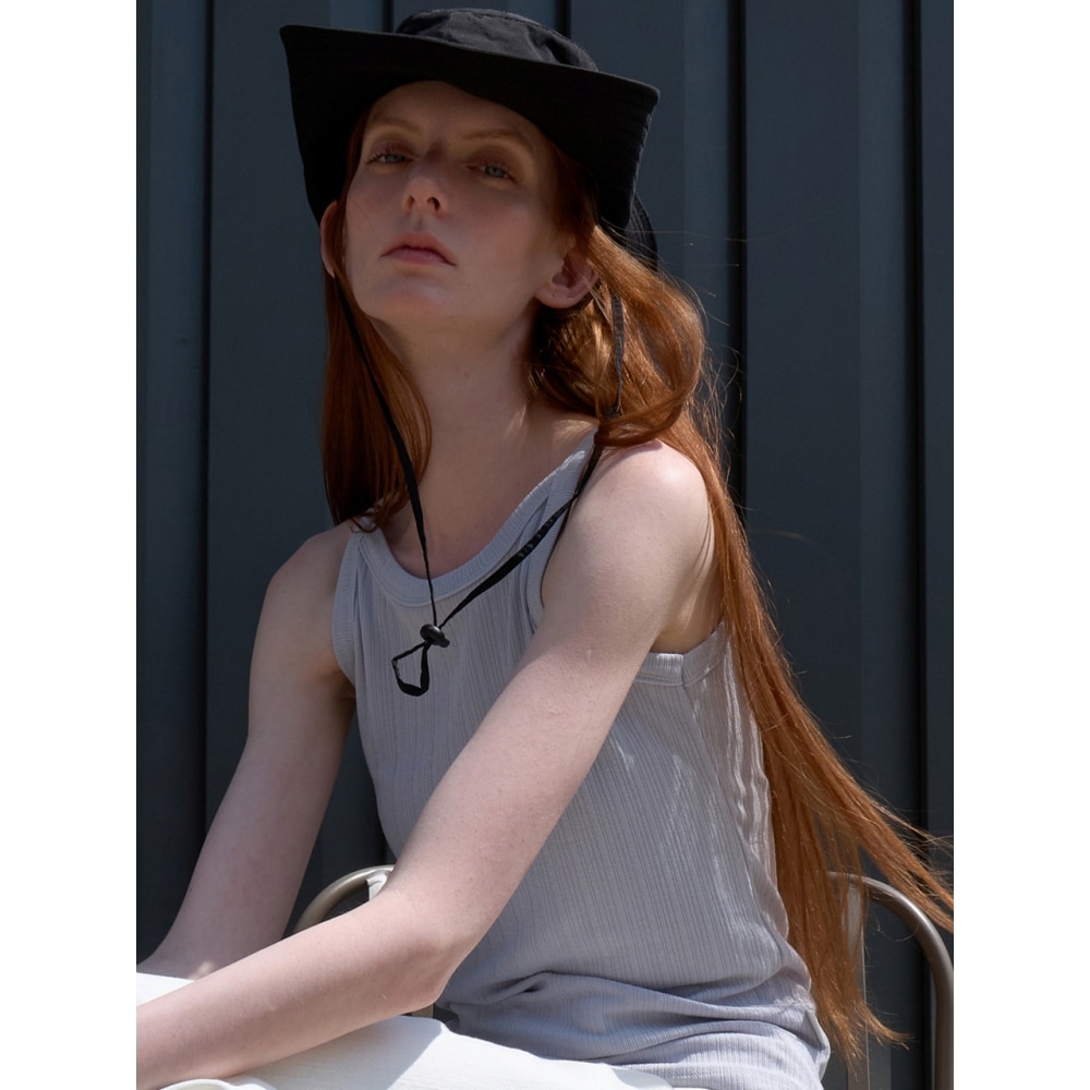 ouie ダブルリップスクープネックノースリーブトップグレー OU1358