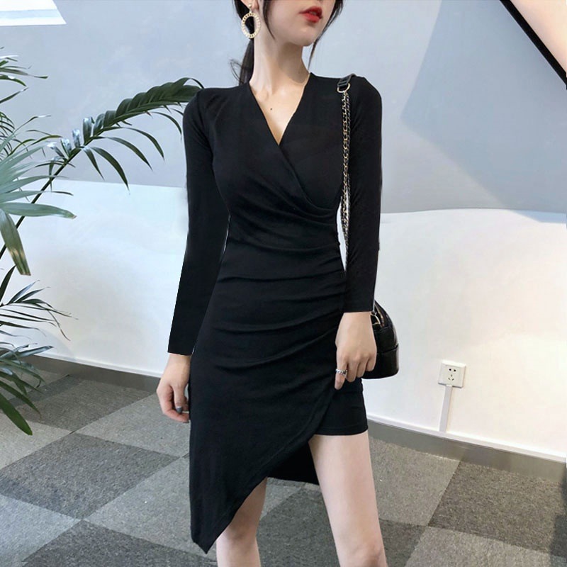 秋に新たに長袖のタイトセクシーなワンピースの女性の春秋の高い腰不規則スカートを腰のtシャツスカートトレンカスカート