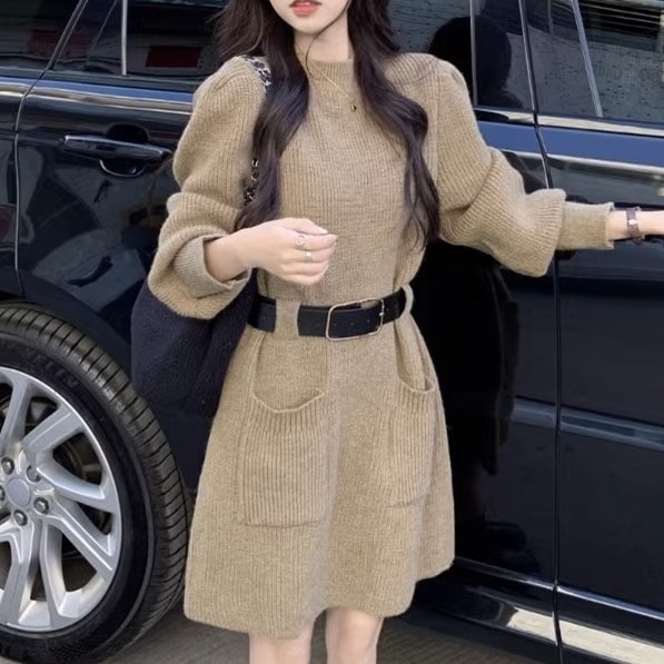 ベルト付 レディース ワンピース ニット スーツ 膝上 長袖 ラウンドネック 襟なし タイト 細身 フェミニン ポケット 大人可愛い おしゃれ かっこいい マニッシュ とろみ感 ナチュラル 無地 秋