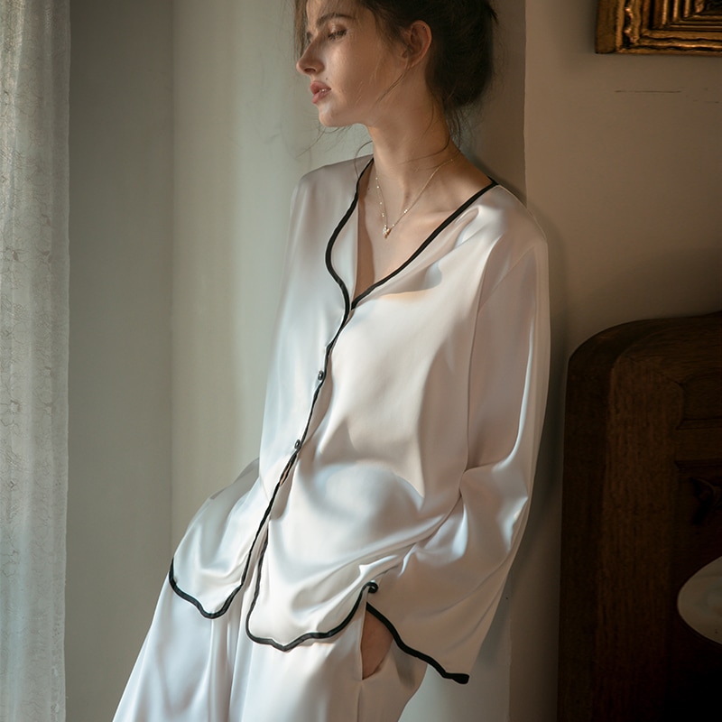 パジャマシルク長袖ズボンパジャマスーツ女性用マルベリーシルクウェアラブルホームウェアの販売を強制