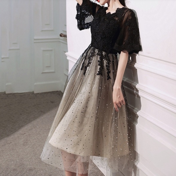 ワンピース ウェディング パーティー 結婚式 二次会 披露宴 フォーマル ミディアム丈 膝丈 5分袖 フレアスリーブ ラウンドネック イブニング レース 刺繍 シフォン フリル 切り替えデザイン