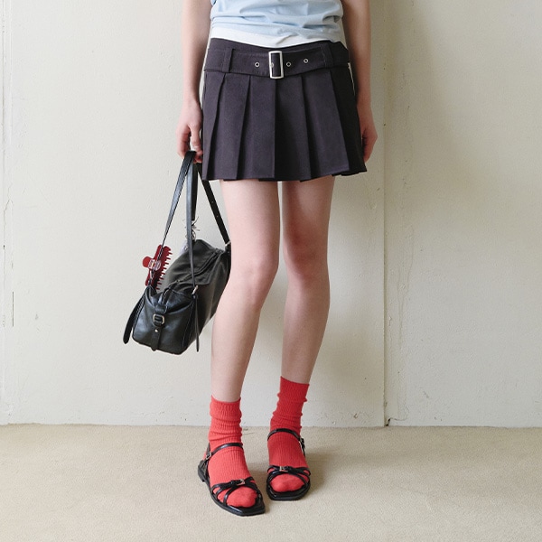BELT PLEATS MINI SKIRT BLACK