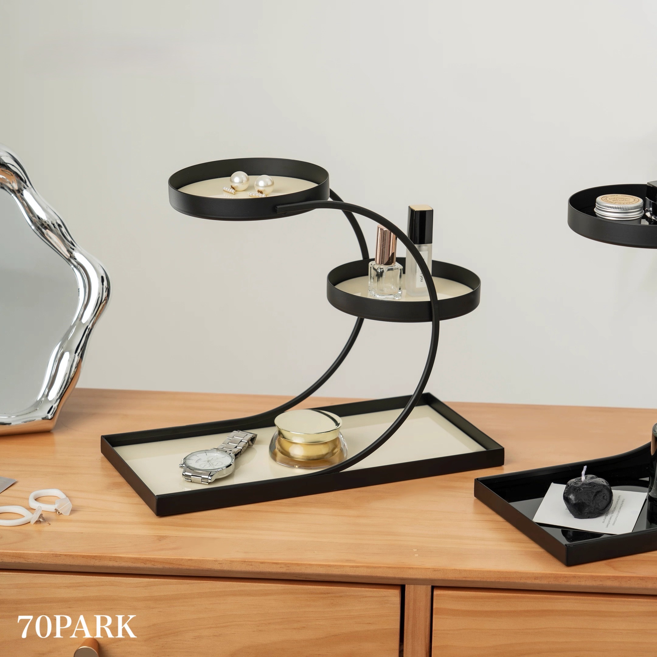 ブラック フレーム カーブ 収納 三段 トレイ 全2色 収納 ラック おしゃれ 韓国インテリア 韓国雑貨 韓国っぽ インテリア雑貨 韓国 北欧 北欧インテリア 70PARK