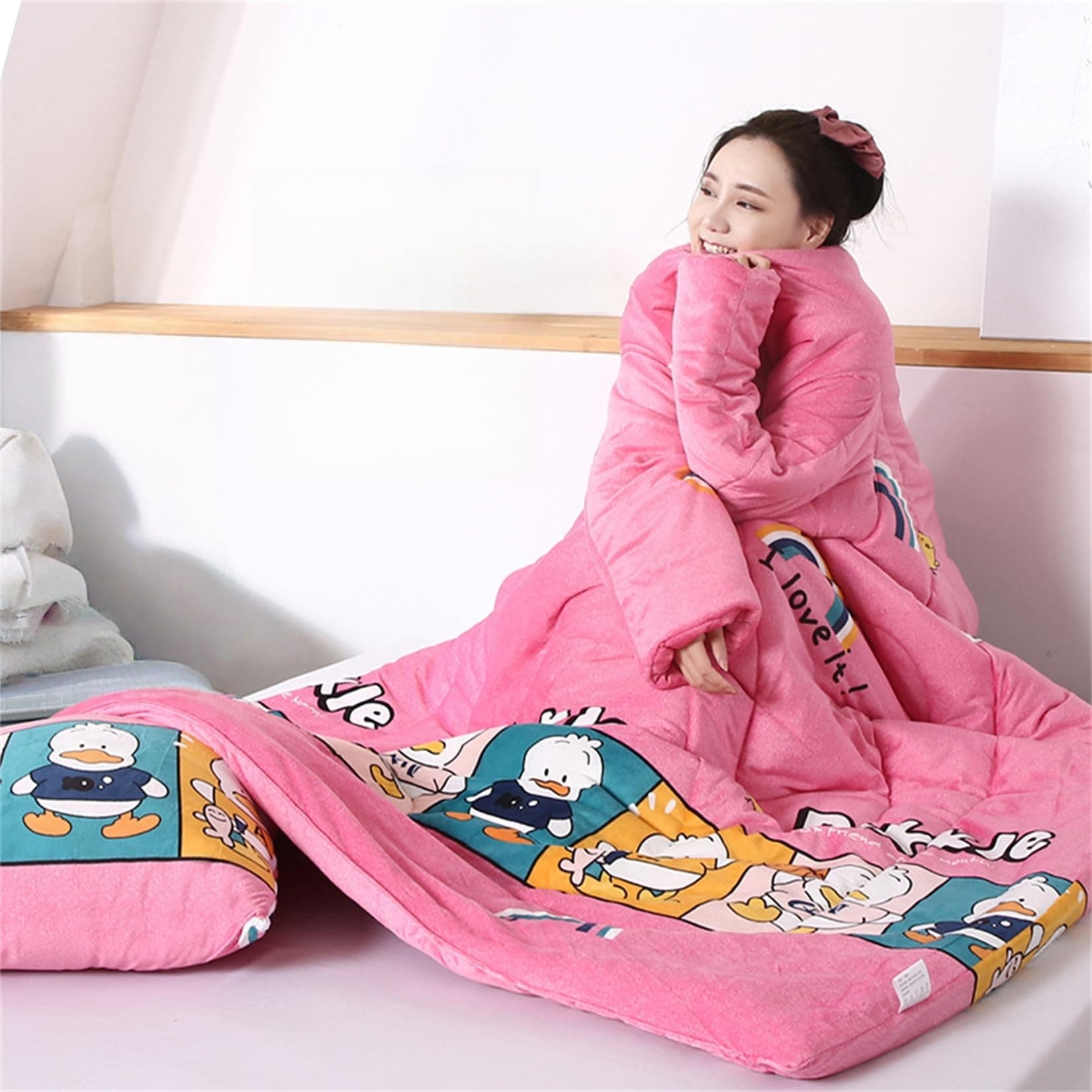 着る布団 袖付き クマ柄 かわいい クッションになる布団 中綿入り 厚手 フランネル ふわふわ あったか 冬用 おしゃれ 洗える 腰当て 膝掛け ソファ 車用 オフィス ギフト