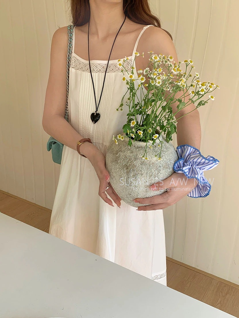 韓国ファッション レディース ワンピース キャミソール 可愛らしいワンピースフラワーノースリーブ