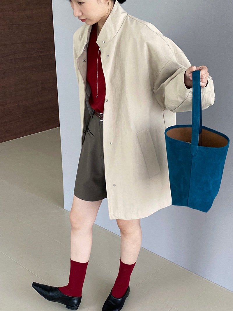 重工業シルエットのミディアム丈パーカー女性秋のワークウェア風ゆったりカジュアルスタンドカラートップス