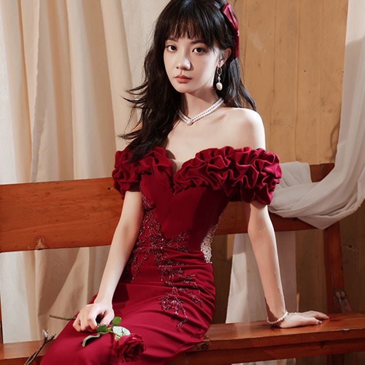 ワンピースドレスドレスブリューワーレッドドレス2025ワンショルダーテールスカートファッショナブルで雰囲気の花嫁の結婚式のドレス女性 6,153円