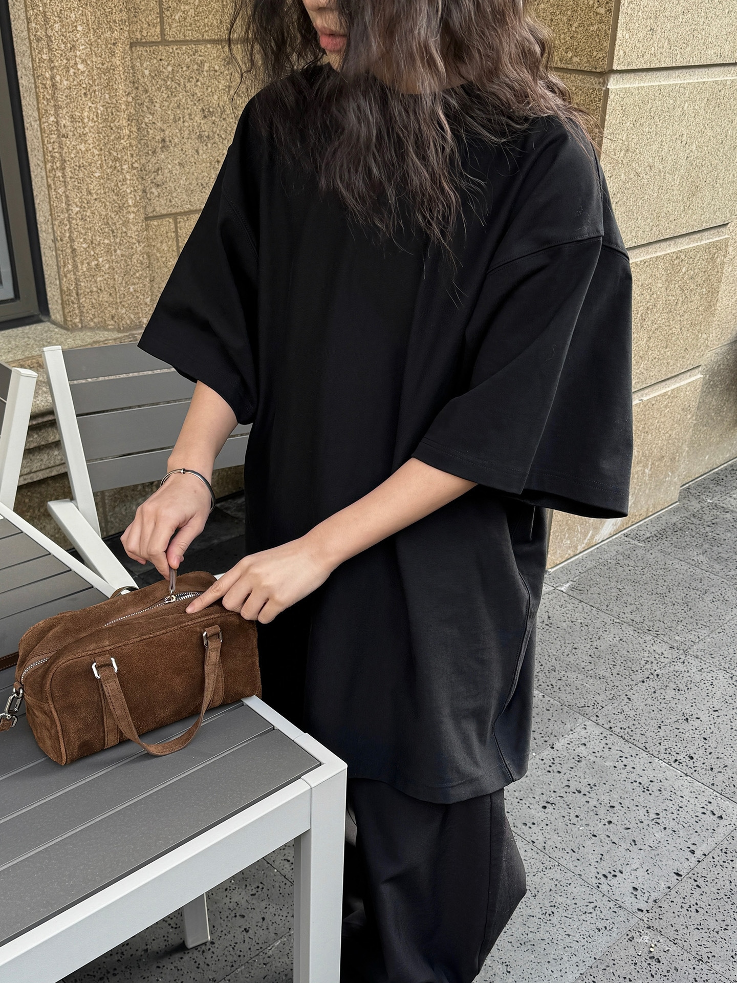 ルーヴル春の新型アメリカ風シンプル基礎モデル純色oversize落肩tシャツカジュアル百合上着女