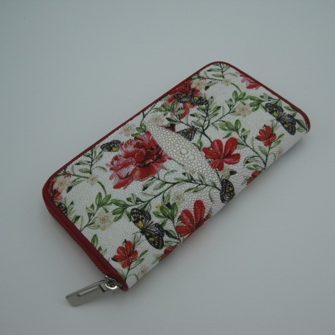 プレゼント発送　エイ革　アゲハ蝶と花柄　長財布　ラウンドファスナー　高級感　珍品　金運UP