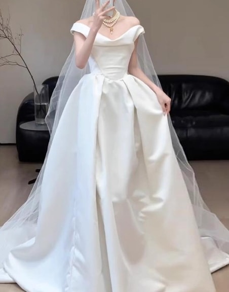 ウェディングドレス デザイン感 オフショルダー プリンセスライン ファスナー 大人っぽい 拳式