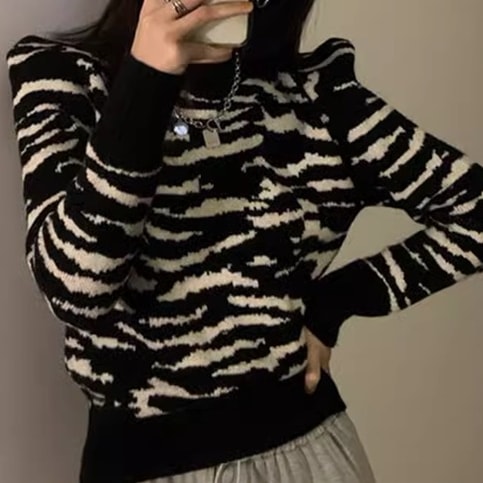 レディース トップス ニット セーター プルオーバー ショート クロップド丈 長袖 ラウンドネック スリム 細身 異国風 かわいい 大人可愛い カジュアル おしゃれ かっこいい こなれ感 ボーイッシュ