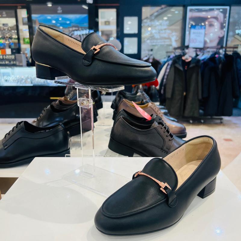 by 女性装飾ローファー 3cm 112419005