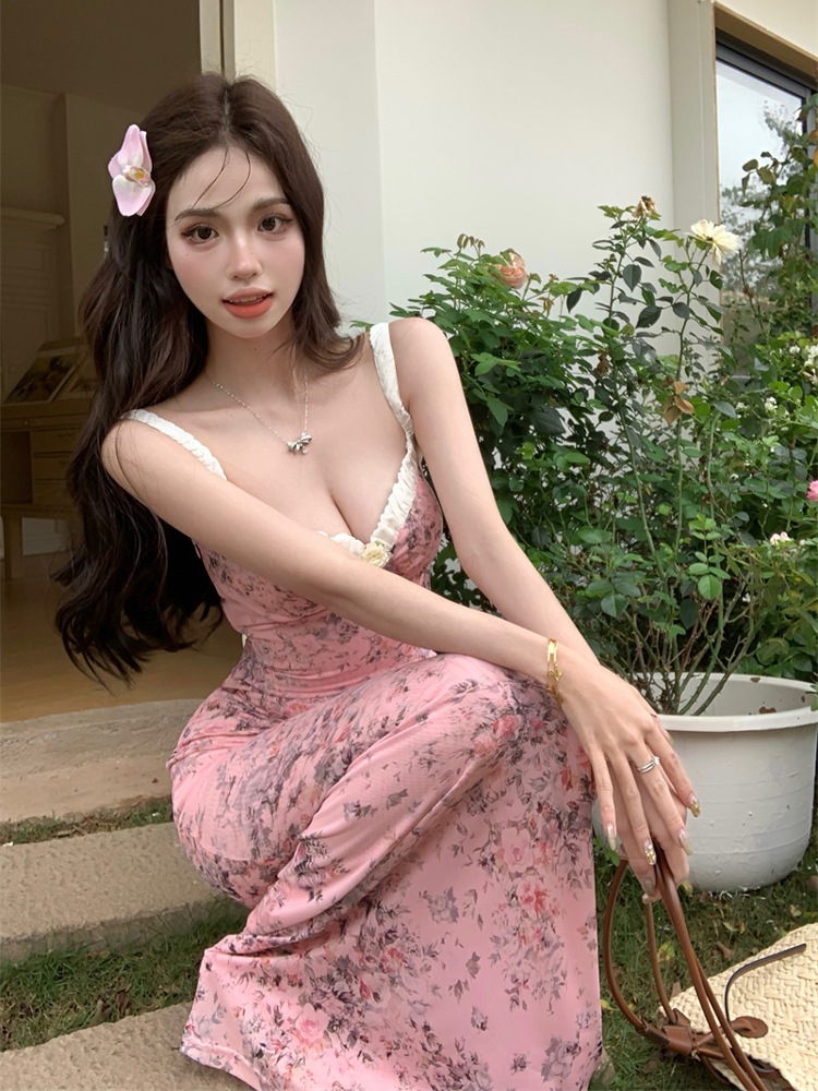 春先と夏に向けた女性用のフランスの花柄サスペンダードレス海辺での休暇になハイエンドのセクシーなヒップハグと美しいフィッシュテールドレス