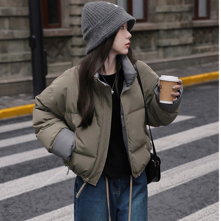 2024 オフシーズン韓国風スモールホワイトダックダウンジャケット女性用ショートファッショナブルで多用途な冬ジャケットその他 アウター