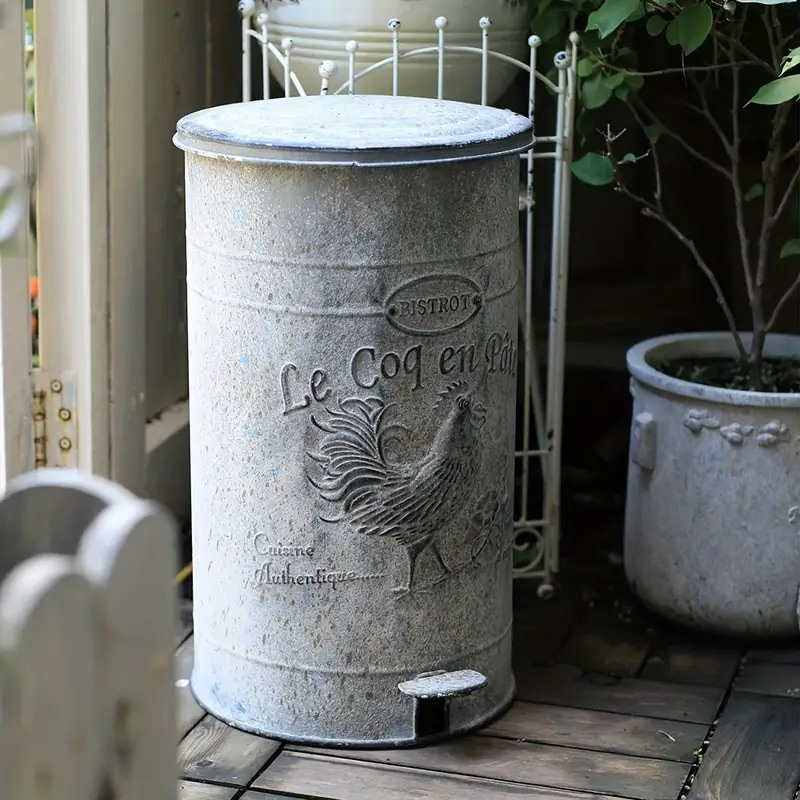 ダストボックス ヴィンテージ調 金属製 ゴミ箱 蓋つき 刻印 ステップオン式蓋 シャビーシック ブルー にわとり お洒落 アンティーク調 4-7