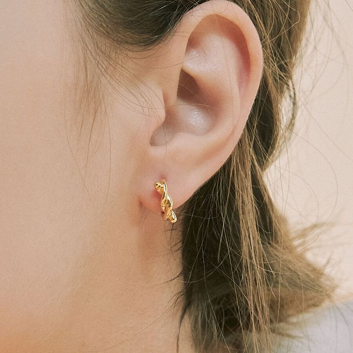 mini knot earring 2色 おしゃれ ピアス 韓国芸能人着用 韓国ファッション