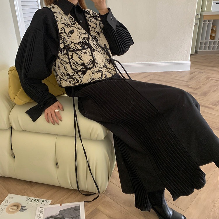 ワンピース 膝下 ロング ロング丈 袖あり 長袖 襟付き アシンメトリー 前開き ボタンあり 大人可愛い きれいめ シンプル 大人 上品 おしゃれ お洒落 かっこいい 大人女子 個性的 クール 存在感