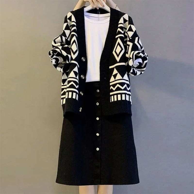 ハイエンドのカスタマイズ-プラスサイズの女性の秋のスーツの女性の 2025 新しいスタイルの小さな香り年齢を軽減するカーディガン体をカバーするスカートの 3 ピースのトレンディなセット 5,419円