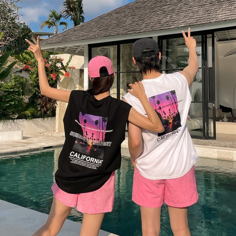 (Vivarup) ピンクサンセットナシハネムーンカップルルック TS20083F リゾートバケーションユニセックスノースリーブルースフィットオファービットTシャツビーチウェア