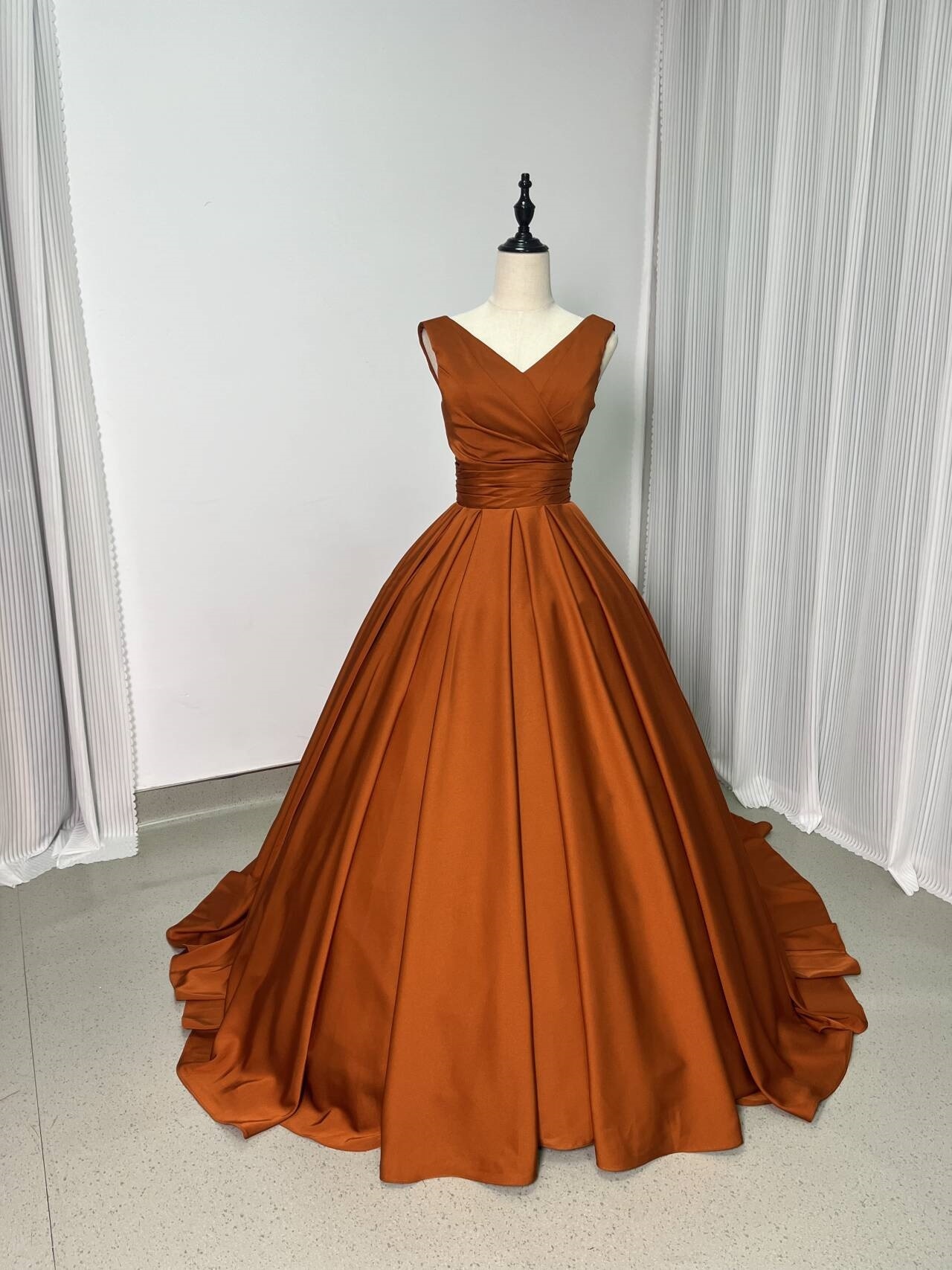 エレガント カラードレス オレンジ Vネック Aライン 快適な生地 トレーン 二次会 拳式 29,235円