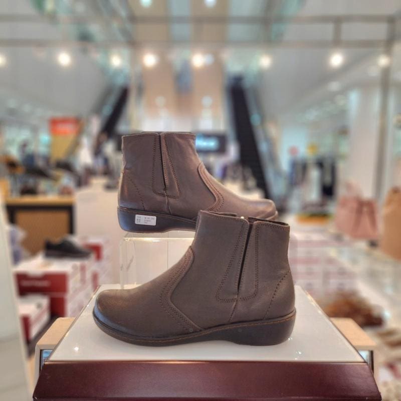女性の足に快適な軽量セミカジュアルファーコンフォートアンクルブーツ3fk601-B 16,926円