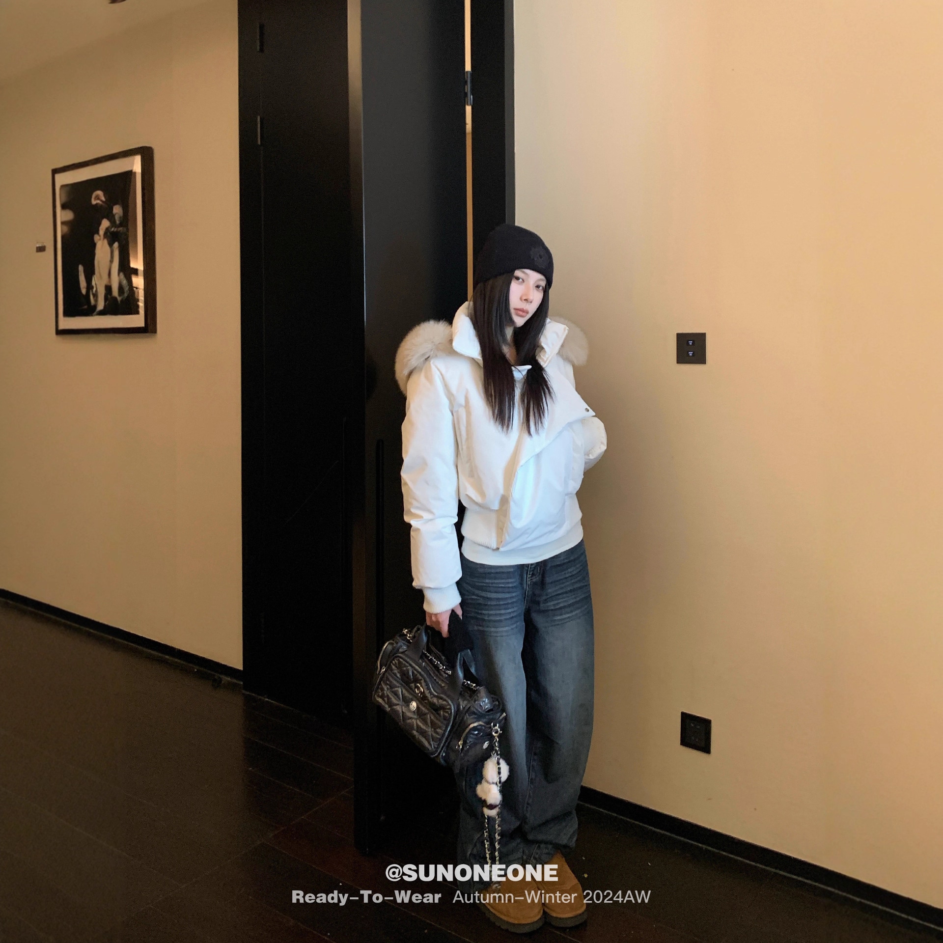 2025年冬新作 ホワイトショートダウンジャケット（フォックスファーカラー）厚手ホワイトダックダウンフードコート