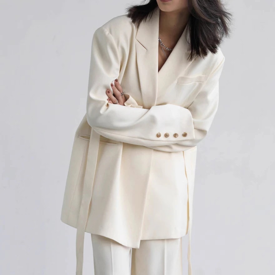 vネック 秋 冬 長袖 レディース ホワイト/ブラック スーツアウター デザイン感 セミロング丈