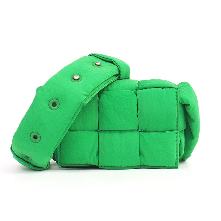 【新品同様】ボッテガ ヴェネタ キャンディー カセット ミニ 斜め掛け クロスボディバッグ イントレチャート レディース【ショルダーバッグ】 59,880円