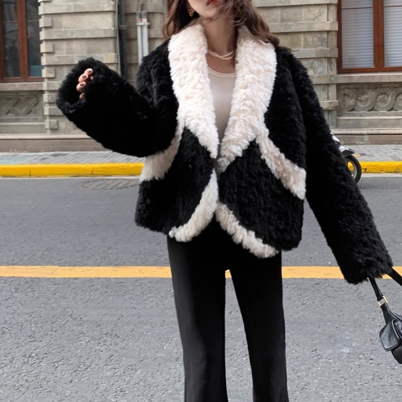 V字開襟衝突色エコファー女性小柄短毛一体厚手コート