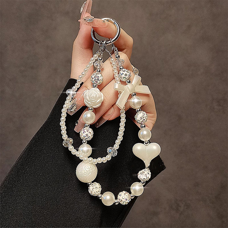 【1つ買うと1つ無料】【メガ割】Lucky bag 携帯電話 チェーン ファッション パール 手首 スマートフォンストラップ 日韓 携帯ケース 落下防止 紛失防止 じどうしゃ キーホルダー