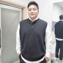 ソ・ジャンフンキム・テギュン様協賛 WUN ツーボタン ベスト ニット ベスト