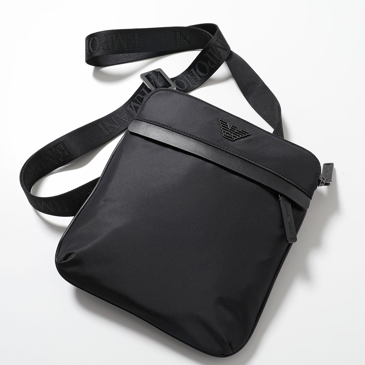 EMPORIO ARMANI エンポリオアルマーニ ショルダーバッグ CROSSBODY EM001807 AF13454 メンズ クロスボディ イーグル プレート 鞄 UC001 BLACK-BEA