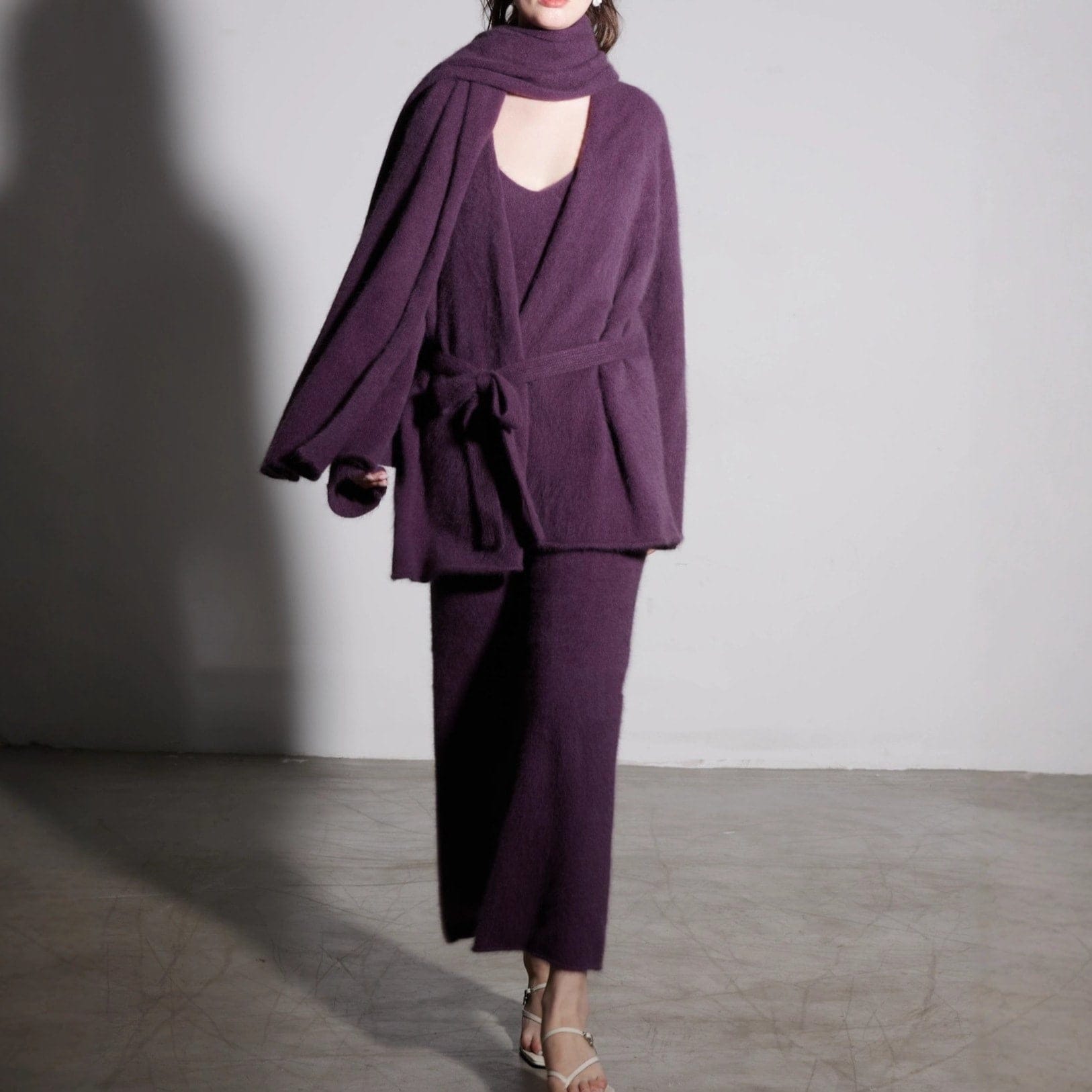 【最安値に挑戦】【人気商品】 ニットセットアップ女2026秋冬カーディガンマフラーウエストワンピース3点セットセットアップ