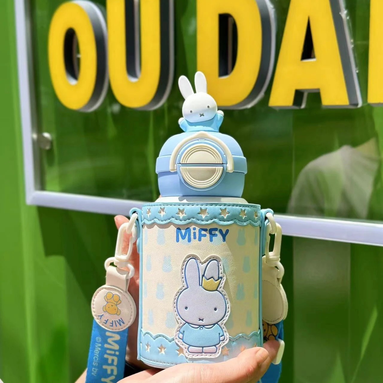 オランダミッフィー品 児童・生徒用新開スマイル魔法瓶カップ ストローと吸引口付き ミッフィー人形付き
