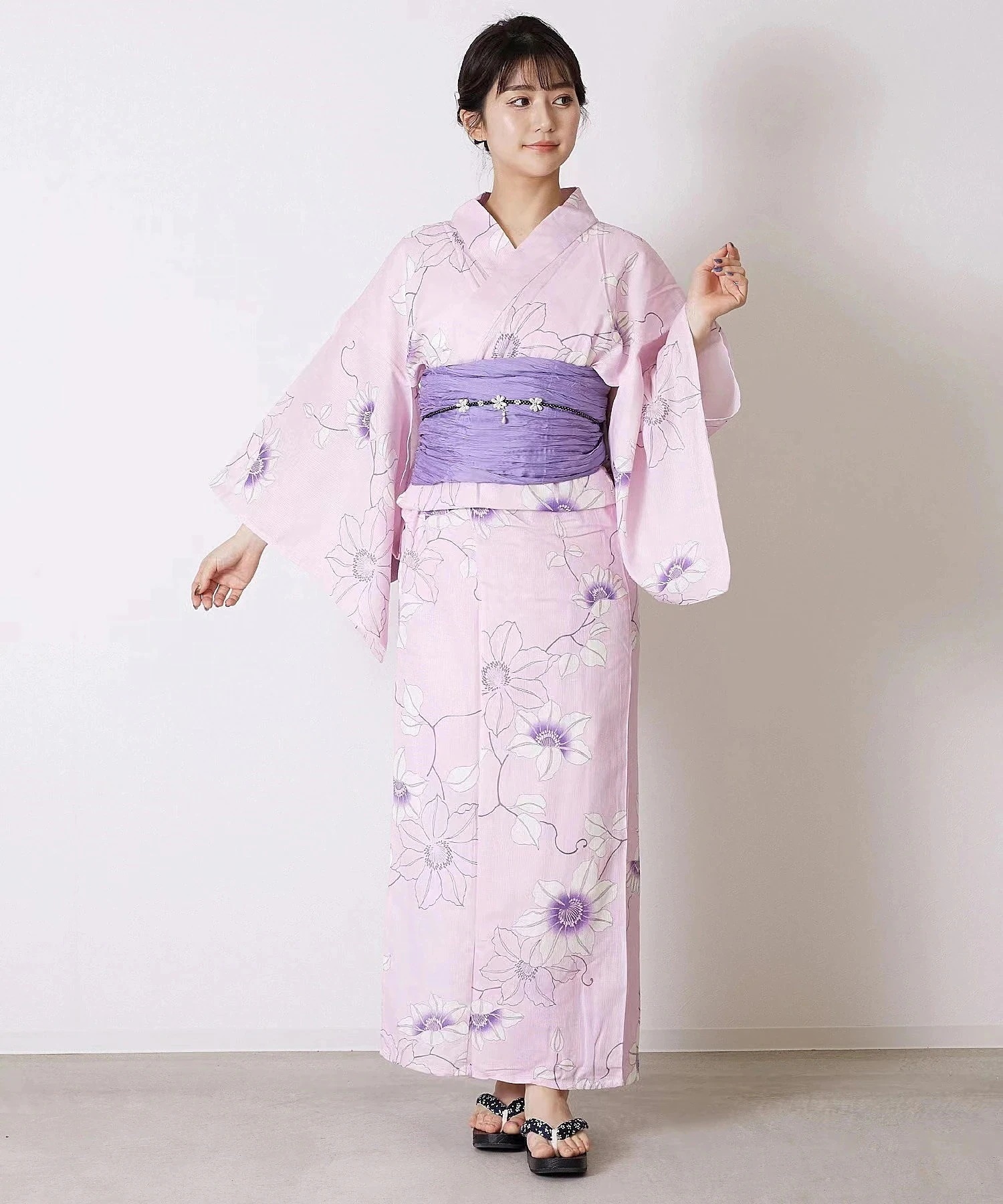 着物浴衣女性伝統正装スタイル観光cos服飾綿麻生地を撮影