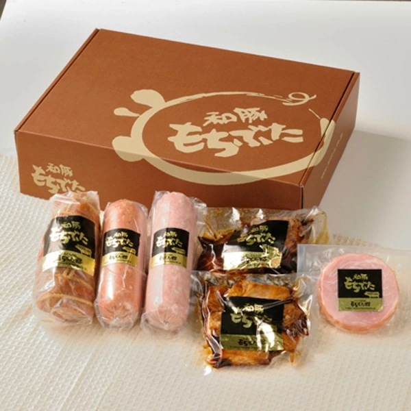 豚肉 国産 宮城県産 角煮 煮豚 ベーコンブロック ソーセージ ピリ辛ソーセージ ハムスライス 加工品詰め合わせ 肉 お肉 食品 もちぶた C02 お歳暮 お中元