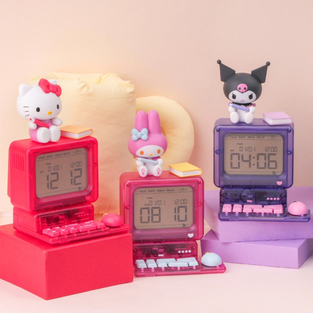 サンリオフィギュア レトロ コンピューター デジタル 卓上 時計 デコ シール付き セット 日付 曜日 アラーム ストップウォッチ Cタイプ 有線使用 新居 入社 誕生日 プレゼント用 インテリア デ